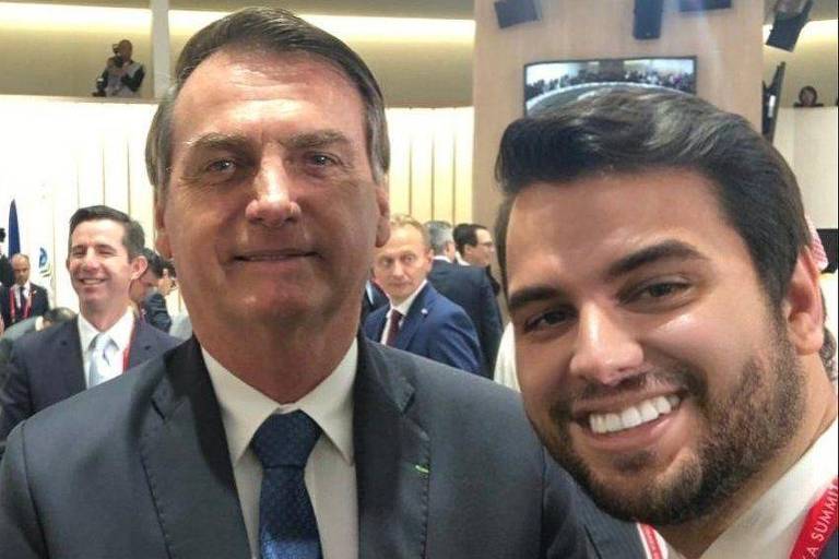 ValeriaBnews's tweet image. Moraes censura entrevista da Folha com ex-assessor de Bolsonaro
"No atual momento das investigações em virtude da proibição de comunicação com os demais investigados, a realização da entrevista jornalística com o investigado não é conveniente para a investigação criminal, a qual…