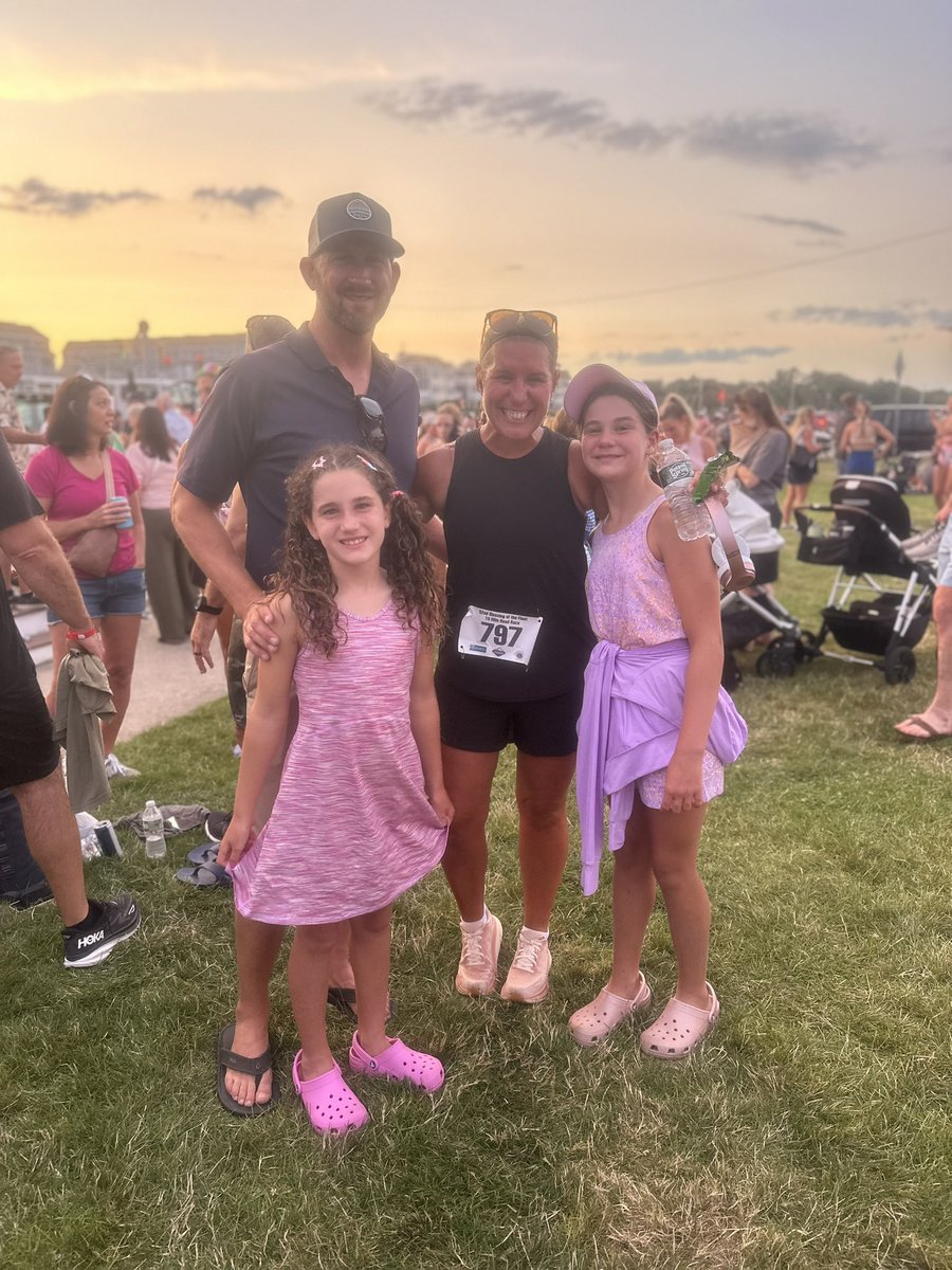 We teach together &amp; we run together!! 🥰🫶🏻 🏃🏽‍♀️ 💨 #welove3rd #blessingofthefleet #10miles #module1narrative #partner #chariho