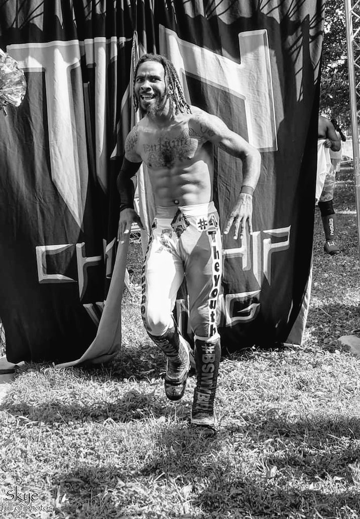 DanielATG215's tweet image. I FIGHT with and #4TheYouth so Philly, put the guns down d***heads.🙏🏽👑✊🏾 @TiTanChampions1 @WeR1Vibez