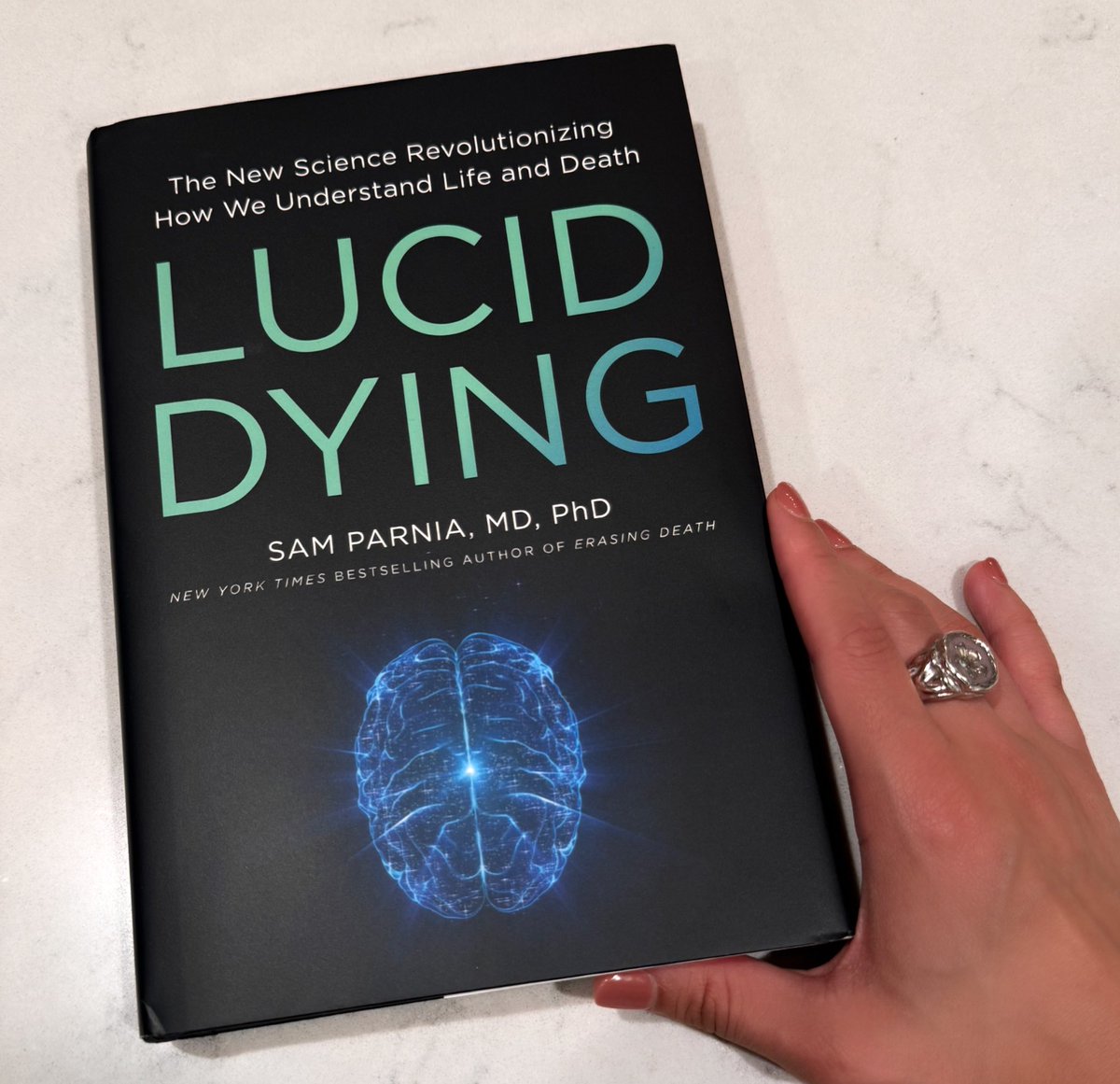 Jump into the groundbreaking, remarkable, and scientific story of death in Dr. Sam Parnia’s new book ‘Lucid Dying: The New Science Revolutionizing How We Understand Life and Death’. Available now, just in time for your end of summer reading list 📚