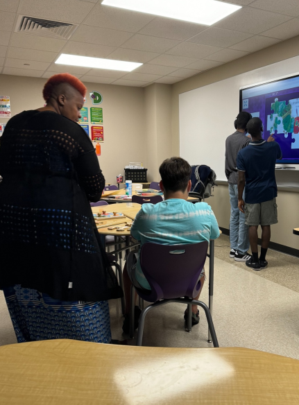 I had the joy of watching <a href="/RANESIAEDWARDS/">Ranesia Davenport Edwards, M.Ed. |Doctoral Student</a> work in ability stations, with her students, yesterday. Engagement was ⬆⬆⬆! <a href="/Fulshear_HS/">Fulshear High School</a> #blendedlearning