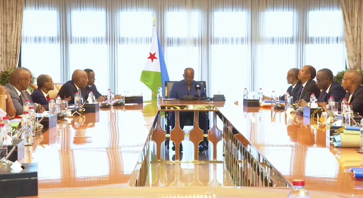DjiboutianP's tweet photo. Le Président @IsmailOguelleh trace la voie pour cette nouvelle année politique.

Trouvez l'article au complet sur le lien ci-dessous 👇

https://t.co/iNoSIo6vYg https://t.co/SXHXbE4brz