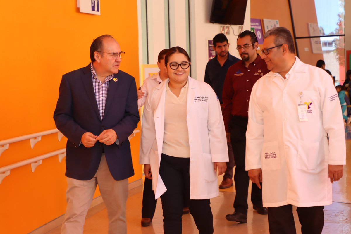 Salud_Hidalgo's tweet image. Hoy, la secretaria @VaneEscalanteA visitó el CRIT para fortalecer la colaboración con nuestra Secretaría de Salud. 🏥

Recibimos con gratitud la donación de 35 sillas de ruedas 🦽 que cambiarán vidas. ¡Gracias al #CRIT por su dedicación! 
#PrimeroTuSalud #PrimeroElPueblo