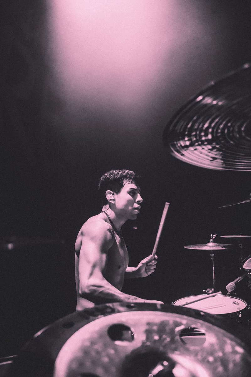 Tonight the Not Dead Yet Tour is in Charlotte. Tomorrow we’re in Nashville. See you all soon 📸 <a href="/Visualleighh/">Jayleigh</a>