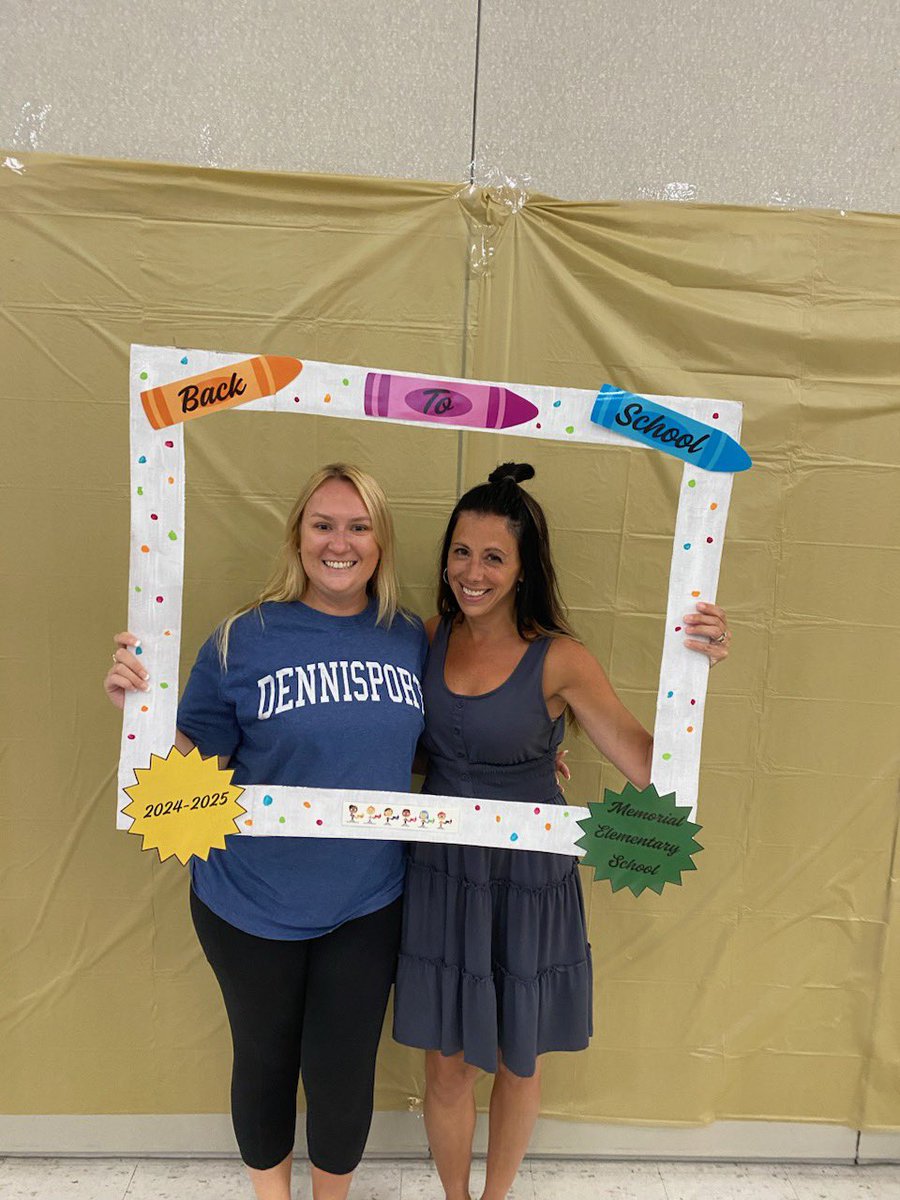 MrsConnor14's tweet image. These teachers are ready for the school year! See you tomorrow #mursd !! 📚 ✏️ 📝 🏫 #memupton
