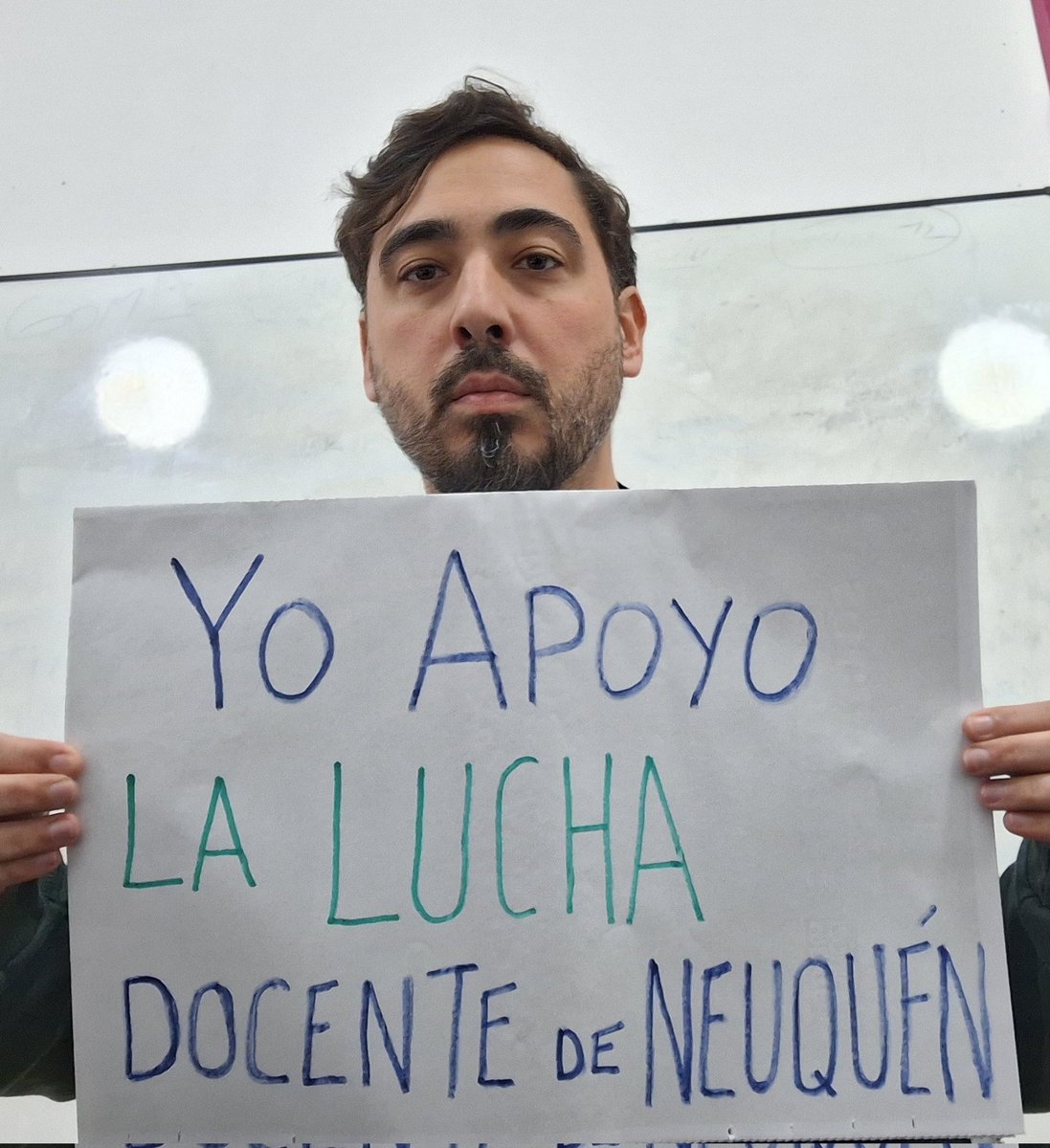 FedeNovo's tweet photo. Yo apoyo la lucha de la docencia neuquina! 🔥

👉 No a la presencialidad
👉 Que CTERA rompan la tregua y llame a Paro y plan de lucha en apoyo a las provincias en conflicto 
👉 En defensa de la educación pública y gratuita

#Neuquen #YoApoyoALasDocentes https://t.co/kH13rbO3K7