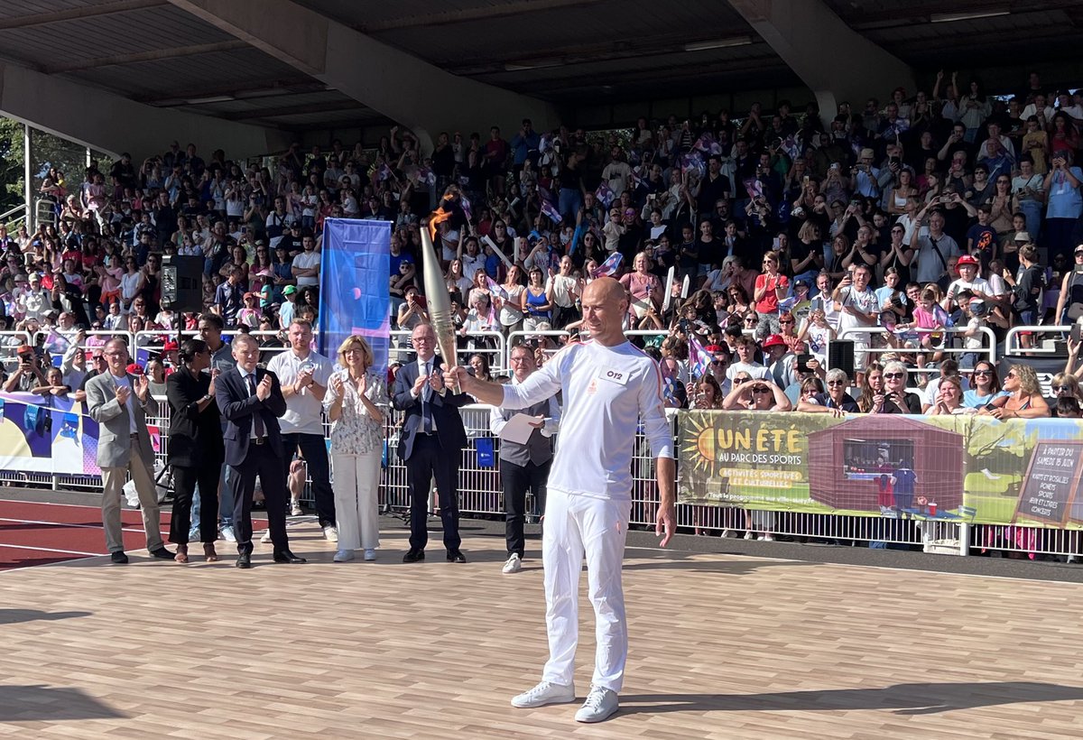 mcciuntu's tweet photo. Vous étiez très nombreux ce matin  pour faire de ce rendez-vous unique une belle fête populaire contribuant à mettre en valeur les Jeux Paralympiques de Paris qui débutent demain et pour lesquels les athlètes en compétition attendent la même ferveur que pour les #JO2024. https://t.co/XdtuOpwXv8