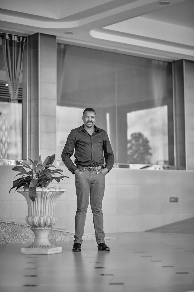 Ichaijuka's tweet image. Ekyoojo was born today.
Ninkwendeza Amazarwa geihorere mukuru wangye.
Happy birthday CEO Speke Events @eddiespikaagaba