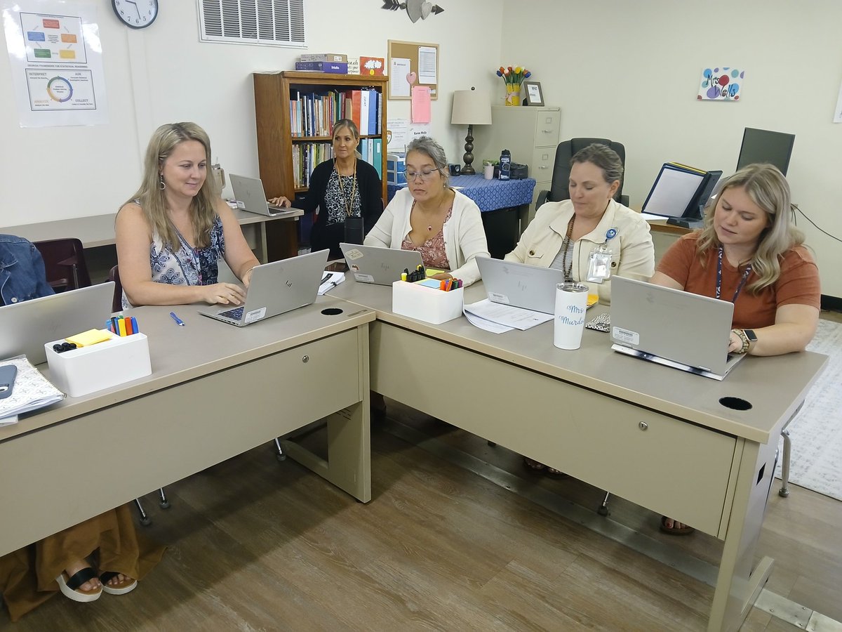 Sarah Armbruster tweet media