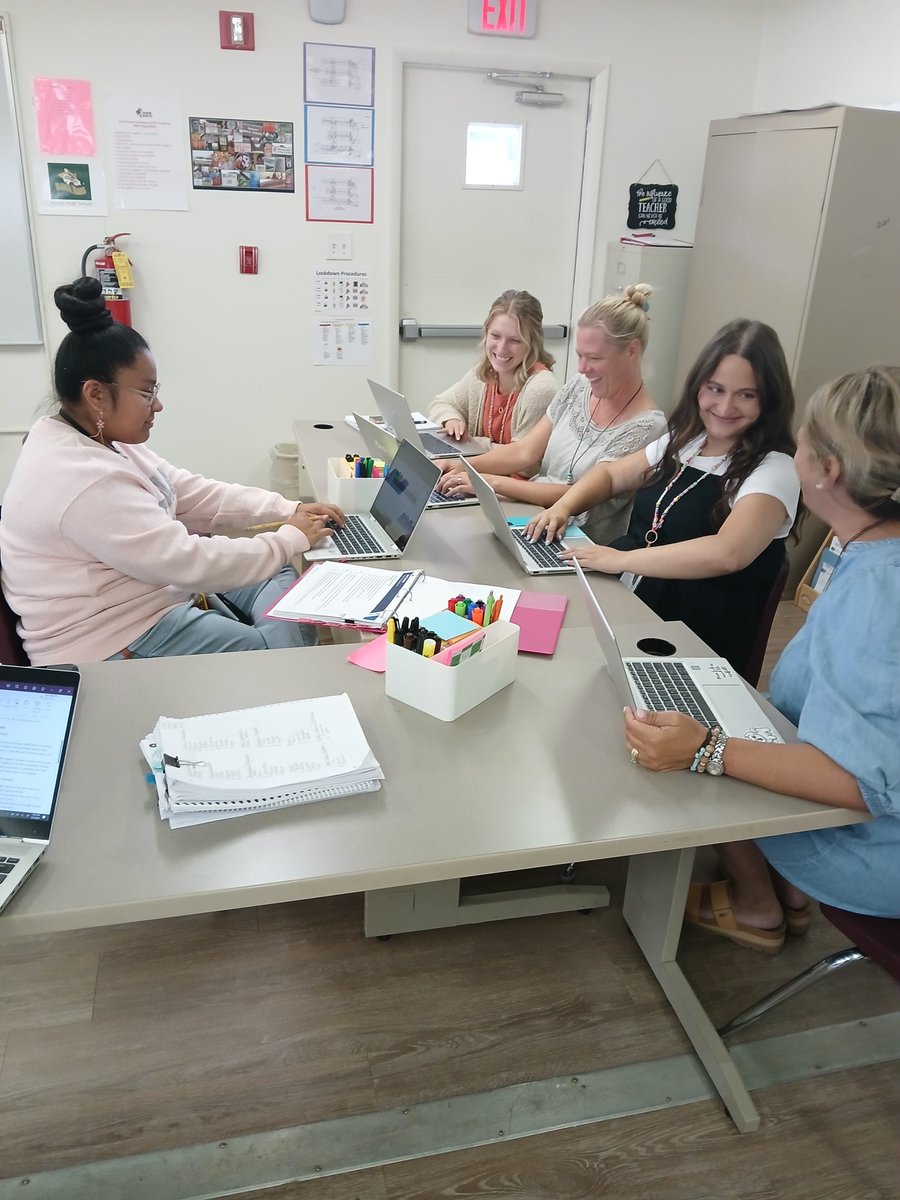 Sarah Armbruster tweet media