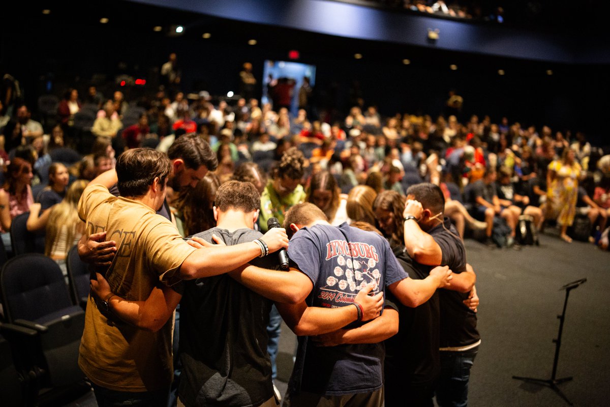 SterlingCLife's tweet photo. Sterling College welcomes new students with Warrior Welcome 2024
https://t.co/LOVFQtVQm0
#LearnWithPurpose #HereAtSterling #servantleadership #alwaysabounding #Resolved1558 https://t.co/qhizdKlO4i