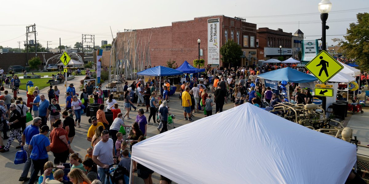 UJ_Jimmies's tweet photo. We're throwing a party tomorrow evening with our students and a few thousand friends! The 16th Annual #CommunityBlockParty begins at 5 pm Wednesday in downtown Jamestown and the whole city is welcome to come meet our new students! #discoverjamestownnd https://t.co/yQ6UaLJ7bq