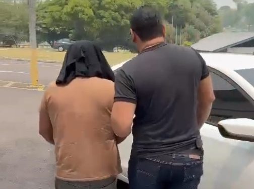 portalemtempo's tweet image. Condenado é preso após estuprar a própria filha em Manaus
#condenação #estuprodevulnerável #prisão
emtempo.com.br/331597/policia…