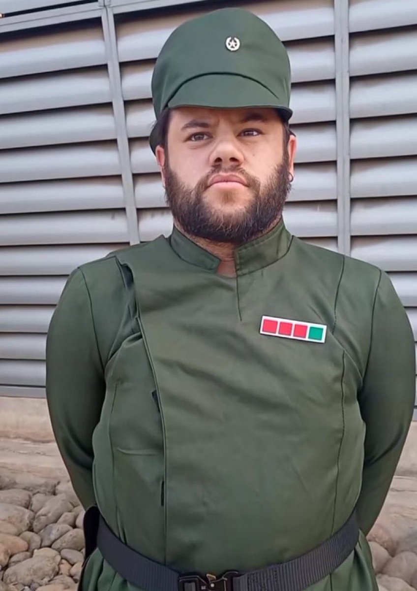 Todos: "jajaja voy al Mercadona a ver si me zampo un gambón, y no precisamente de marisco eh eh, jeje... pollas... hablo de pollas por si no lo pillabas"

Energuia a las 19:30 a la puerta de una guardería: