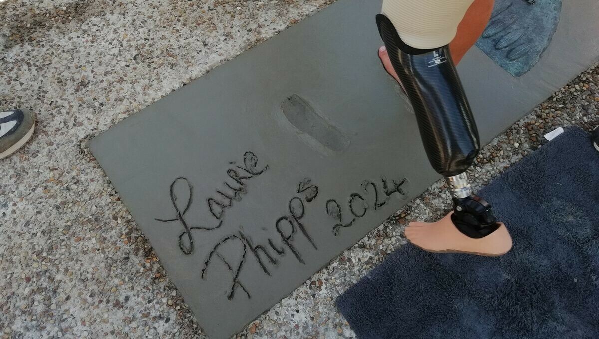 Laurie Phipps devient la première surfeuse porteuse d'un handicap à poser ses empreintes sur l'Anglet Surf Boulevard
➡️ l.francebleu.fr/aosZ