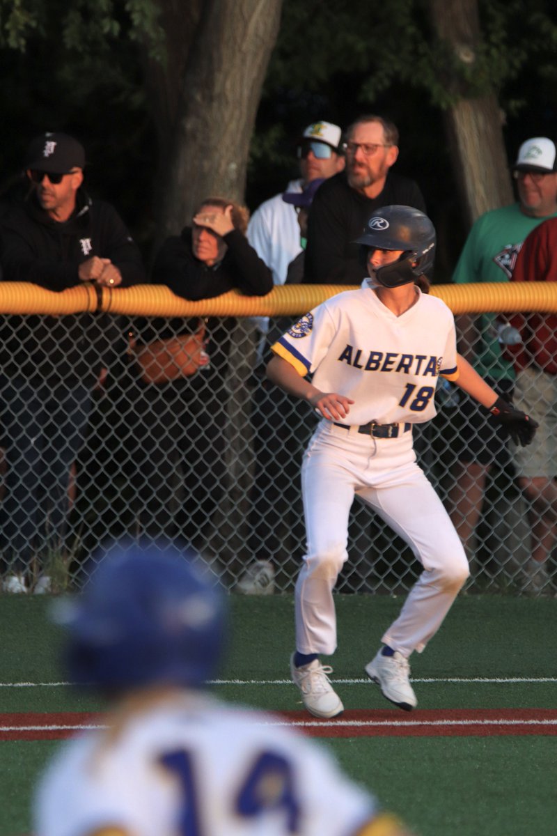 Snaps from the Gold Medal game at the <a href="/baseballcanada/">Baseball Canada 🇨🇦⚾️</a> 16U Girls National Championship vs Quebec! 📸

Claire Hingley also picked up the Defensive Player of the Tournament honours. 👏

#BCanNats24 🏆🇨🇦