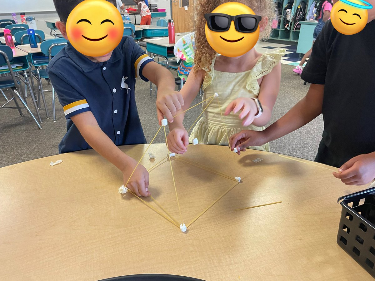 ms_kreider's tweet photo. First day of school! Filled with tons of info &amp; interesting challenges. I was SUPER impressed with the creativity &amp; teamwork this group of brilliant minds showed today. This is going to be a fabulous year! https://t.co/zdf1o3abmN