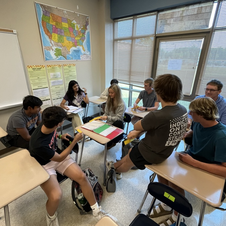 DWDanielHigh's tweet photo. AP Macroeconomics diving into who counts in the US labor force, while Hylkema and Chastain engage students with cool literacy prompts. Grateful for our student teachers who are making a difference! #day018 #oneDANIEL https://t.co/fzE3UhyJy3