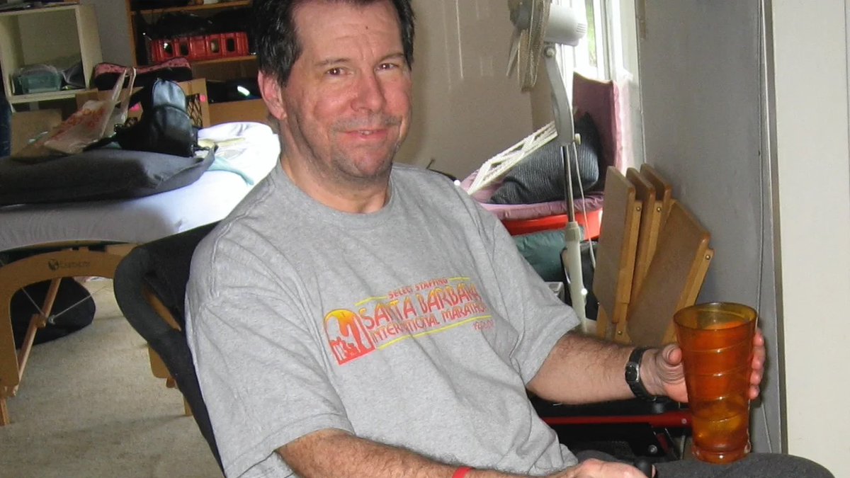 LeJournalDuCoin's tweet image. 📆 Il y a 10 ans jour pour jour, le 28 août 2014, Hal Finney décédait des suites de la maladie de Charcot.

Cryptographe hors-pair et bénéficiaire de la première transaction bitcoin, il est considéré comme l'un des plus grands contributeurs de ce réseau.

Merci pour tout, Hal 🙏