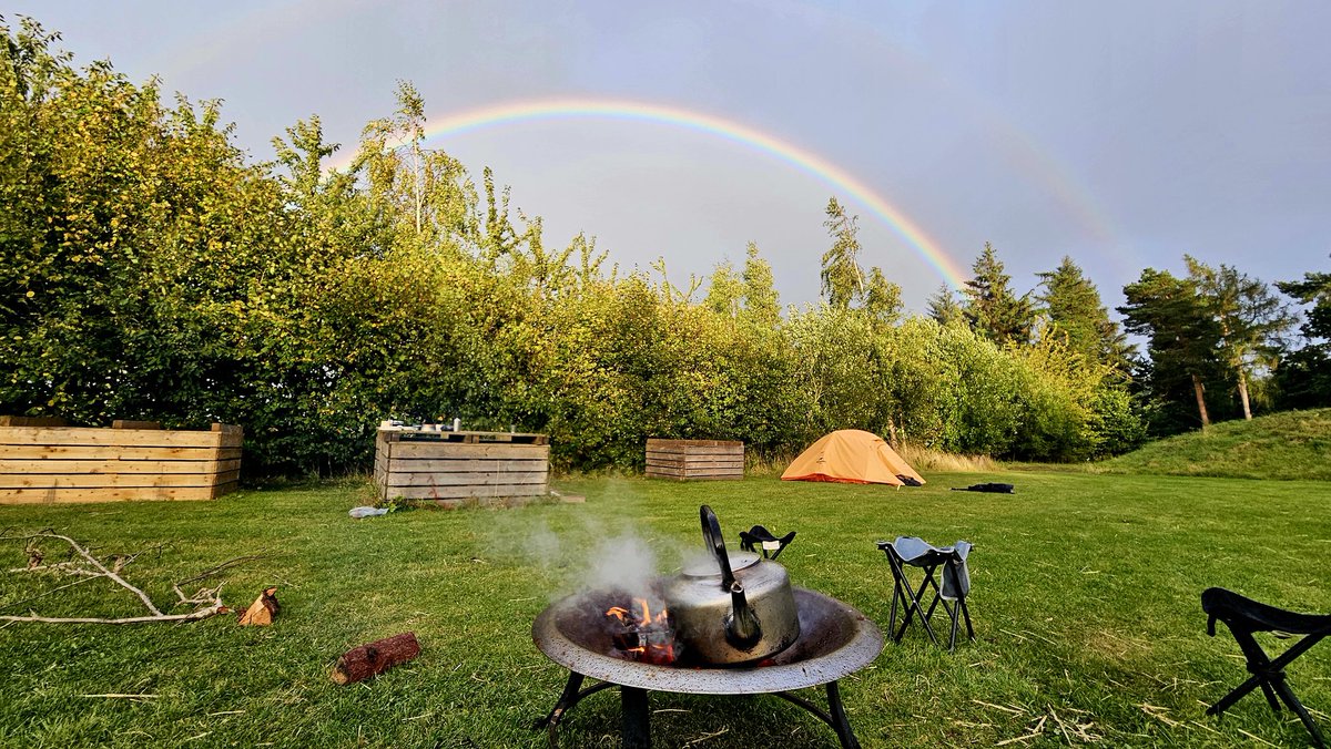 Camping fun this weekend with <a href="/GirlguidingEL/">Girlguiding East Lothian</a> Rangers. Hammocks and a hooting owl.
