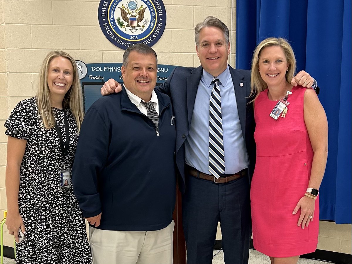 Started the day with great meetings at Daves Creek ES. What a high energy staff (at 7:15 AM, no less) and a high energy group of parents…All led by Team Ashton!!!