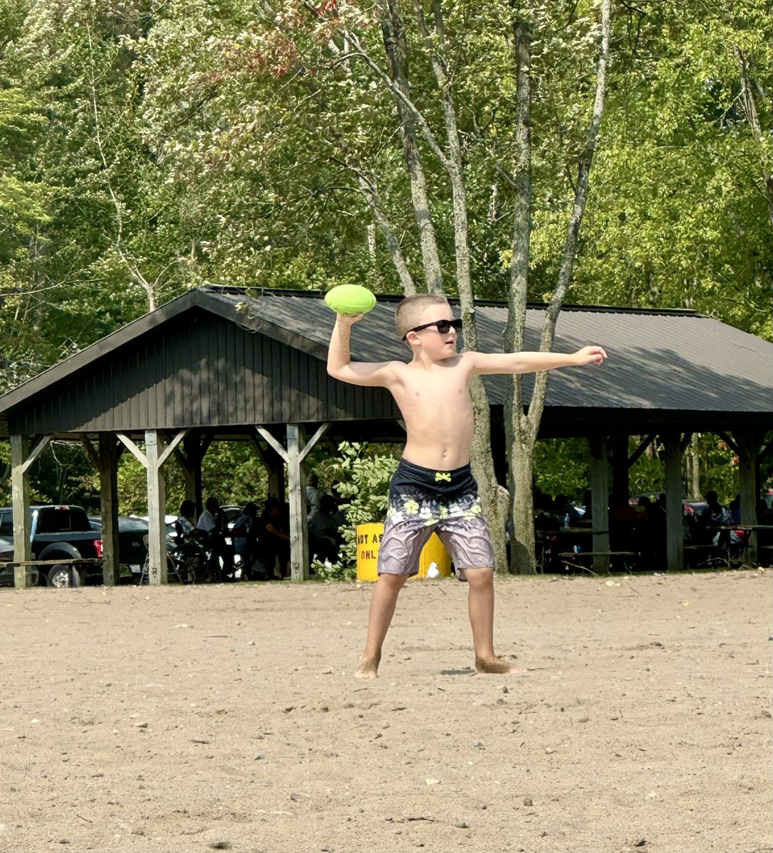ETFOelc's tweet photo. Enjoying the last few days of #summerbreak with my #favouritehumans https://t.co/JkMgLwUbrx