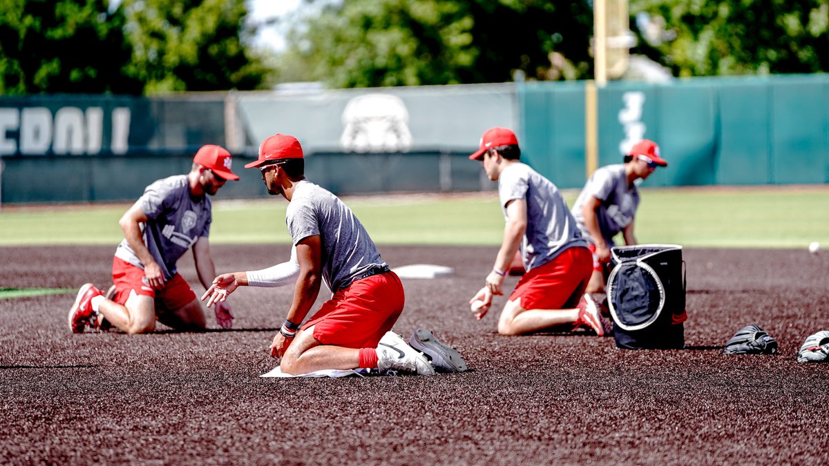 UNMLoboBaseball's tweet photo. Getting some reps in.

#GoLobos https://t.co/jFtu82dIes