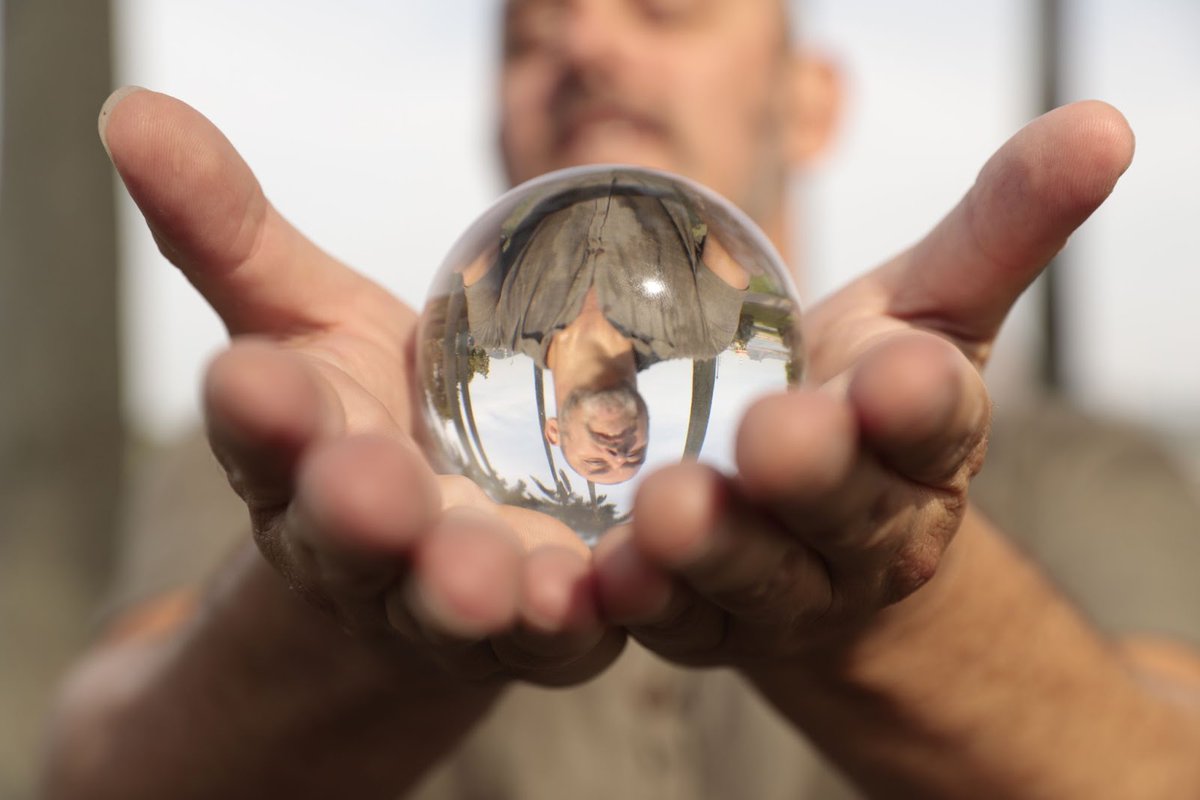 #Música - Duda Fortuna, cantor e compositor gaúcho, tem a música em sua essência, mas transita pela literatura e poesia. Dual, seu novo trabalho fonográfico, é também um projeto de muitas camadas. x.gd/W2b8A