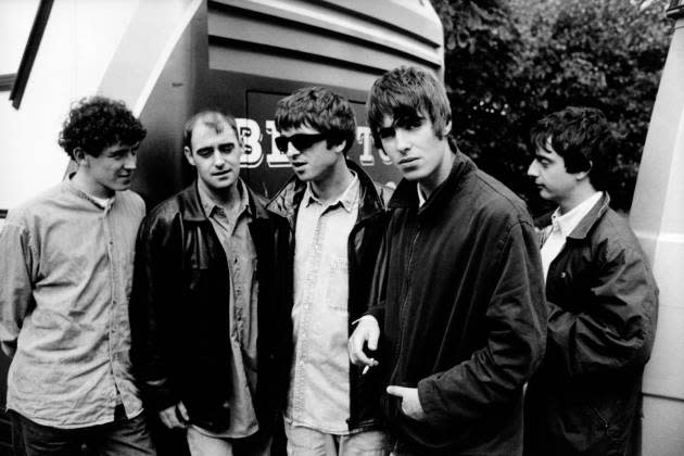 How many drummers have Oasis had? 
Can you name them?

OASIS QUIZ:
freepubquiz.co.uk/oasis-quiz.html