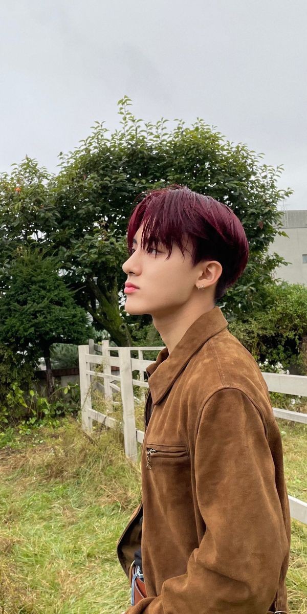 Por que é que sempre que pegamos o celular para tirar uma foto ou gravar um momento fofo a dois, eles fazem cara de quem parece que tá sendo obrigado a estar connosco? É uma configuração de fábrica?