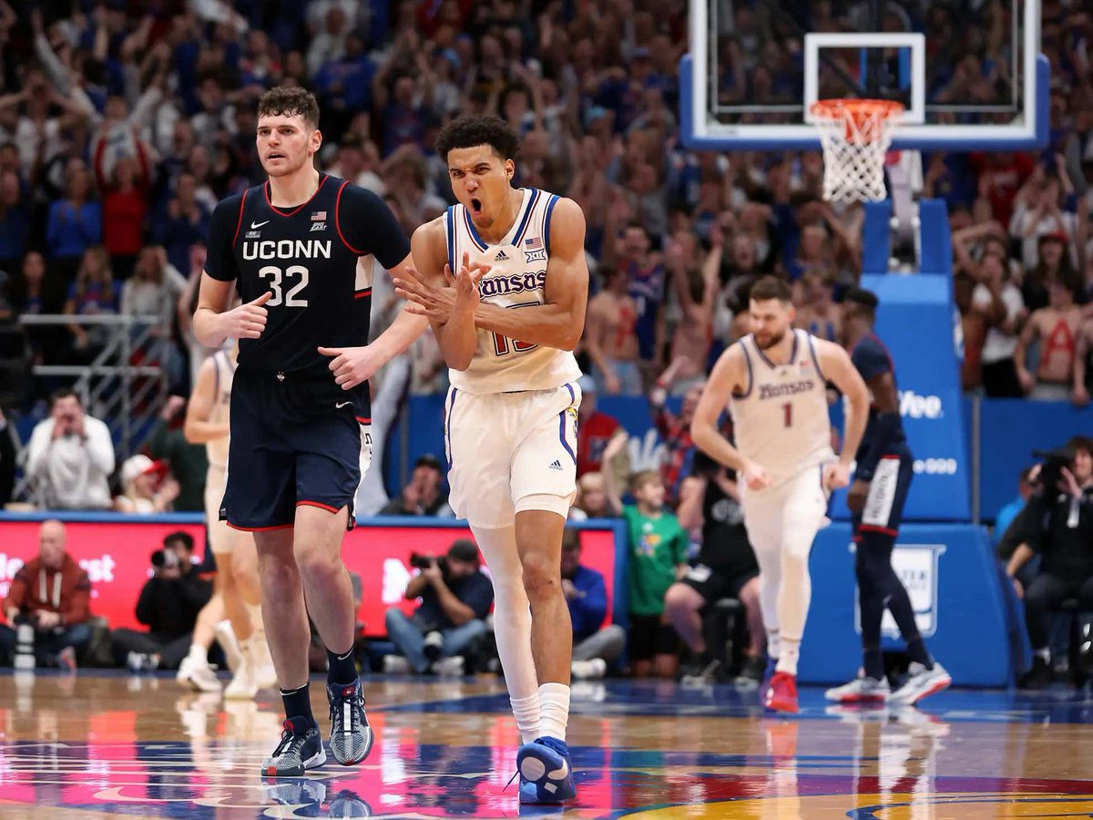 barstoolsports's tweet photo. Enough Is Enough: ESPN And 6 Big 12 Schools Are In Favor of UConn Joining The Conference, Would Be The Dumbest Decision For College Basketball https://t.co/C4wZcmEV2w https://t.co/EZq7ZwjgqT
