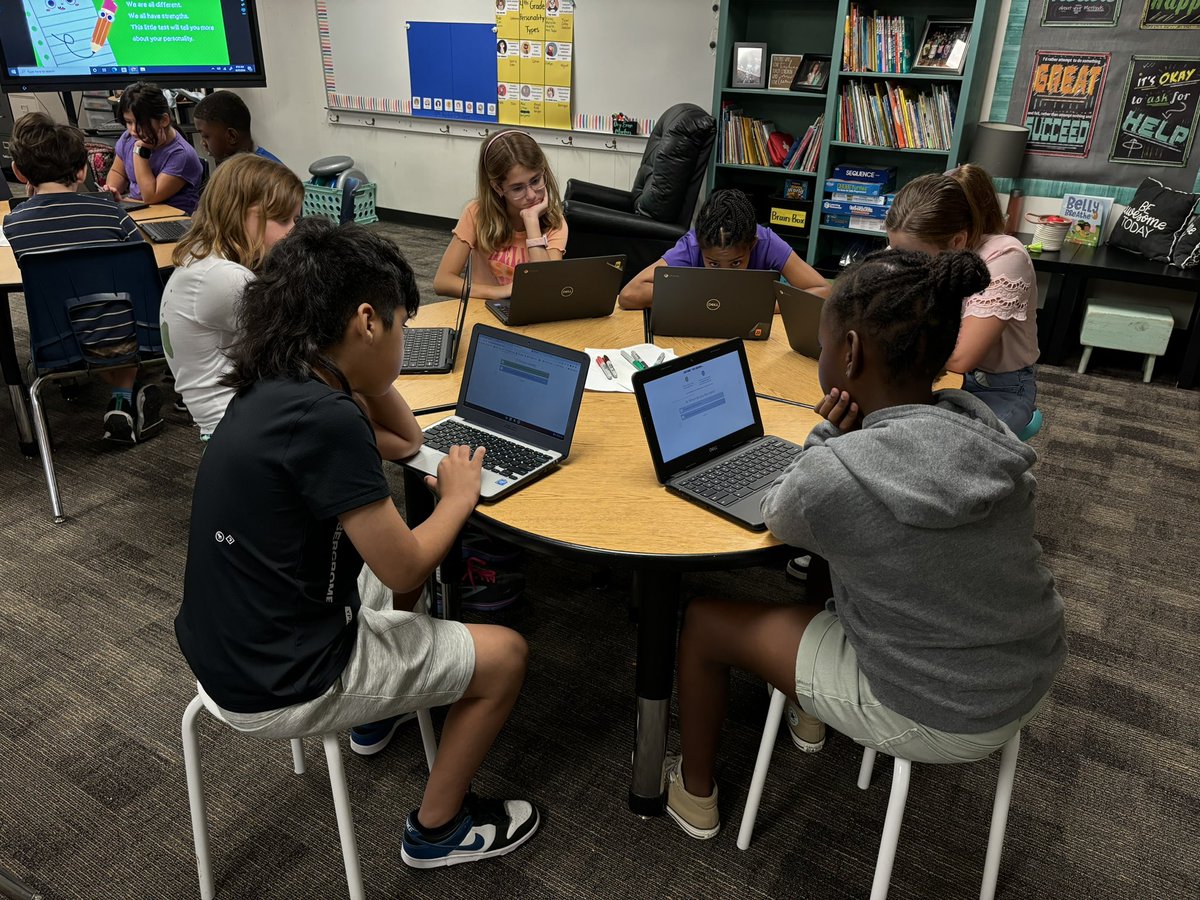 mrstaylor_fce's tweet image. Students learned more about their strengths after taking the Know and Love quiz. We learned that we can use our differences and unique qualities to help others. We also learned that our personalities change with new experiences. @HumbleISD_FCE @HumbleISD_ADV