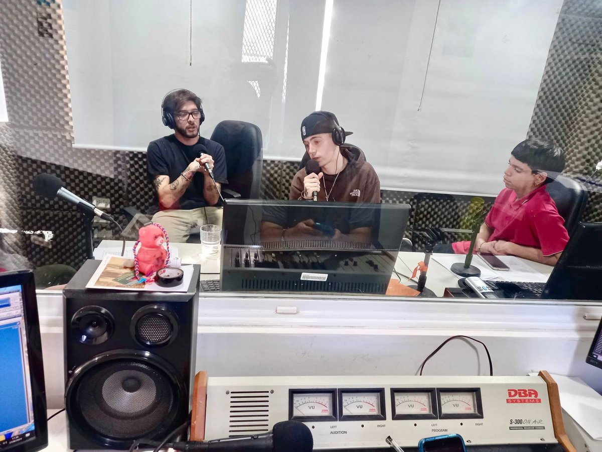 GiovanettL's tweet photo. #InstaCodigoAdolescente un programa radial producido y conducido por #Adolescentes de la #CiudadDeNeuquen 📟📻
@capital_885 @DDHH_RI_CI @munineuquen https://t.co/V8nXyohQg2
