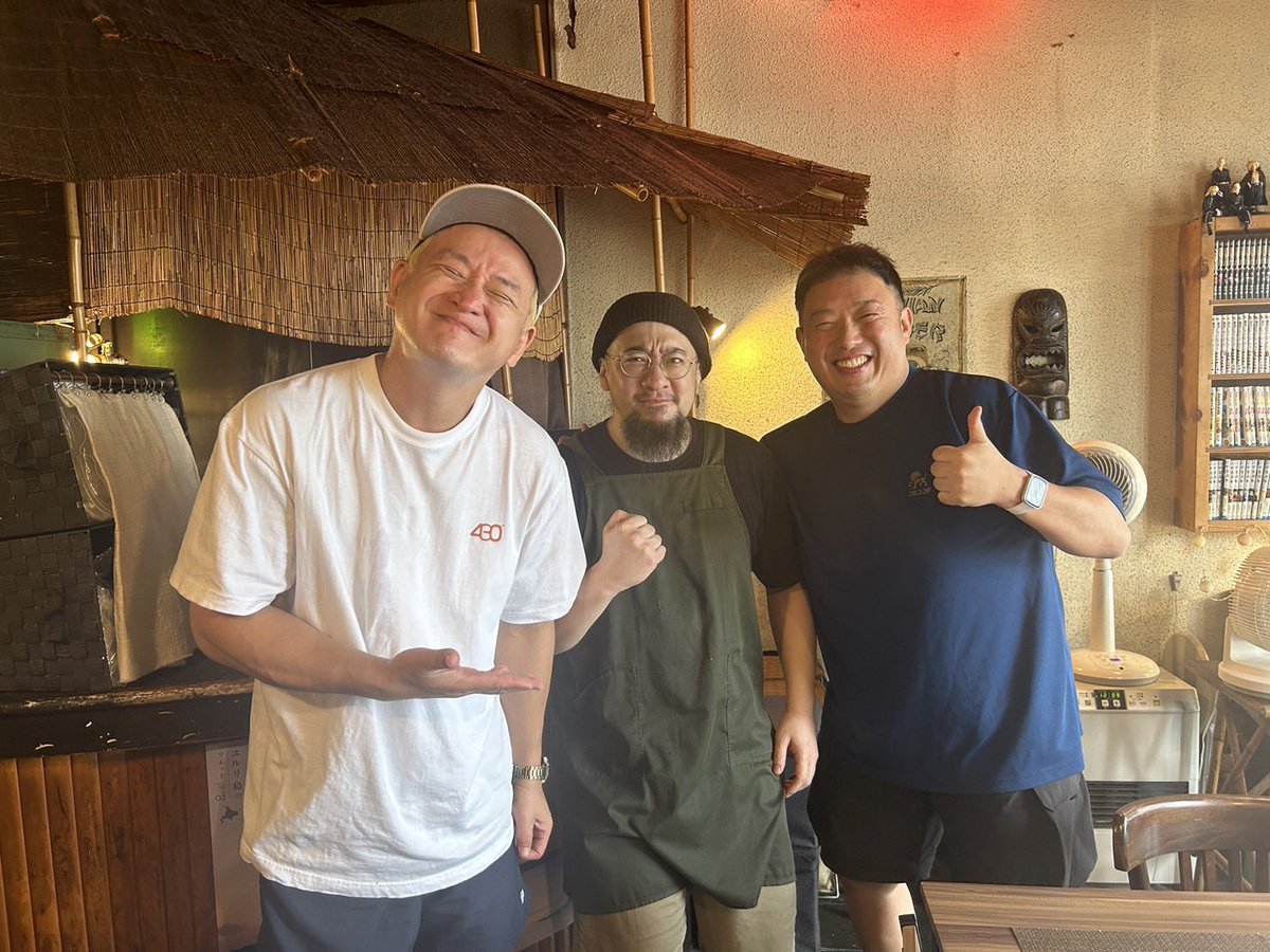 おはようございます。
札幌市東区にあるスープカレー専門店 ファットバンブーです。

先日 ガリットチュウ 福島さんがご来店下さいました‼︎
ありがとうございます。

あまりお時間がなかったようで
ゆっくり味わって頂けなかったのが残念でした。
札幌にお越しの際は 是非またお待ちしてます！