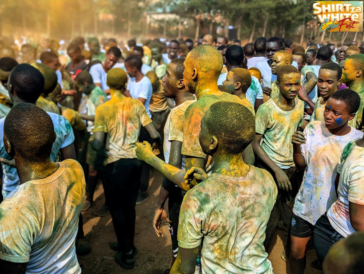 Bavis_Mc's tweet image. This is an event experience i started 4 years back in schools and it's now a big deal ...if you understand the activity give me a repost @pulseradioug @mtnug #colorfest #shirtzawhite