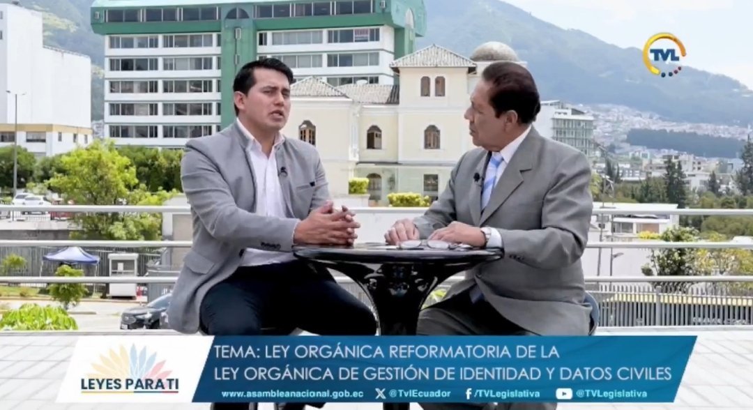 En #LeyesParaTi, <a href="/AbPaulBuestan/">Paúl Buestán</a> dijo que, como profesional del derecho y respetuoso de la evolución normativa del país, es crucial reconocer que la sociedad está en constante cambio, lo que nos obliga a ser respetuosos y tolerantes con las decisiones de los demás.

Reprís 18h00.