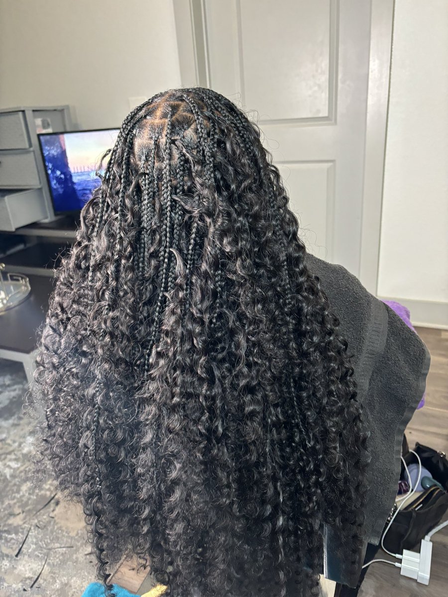 morganeliset's tweet photo. can’t fwm in this shit 🤏🏾 https://t.co/QH7f2gWiE5