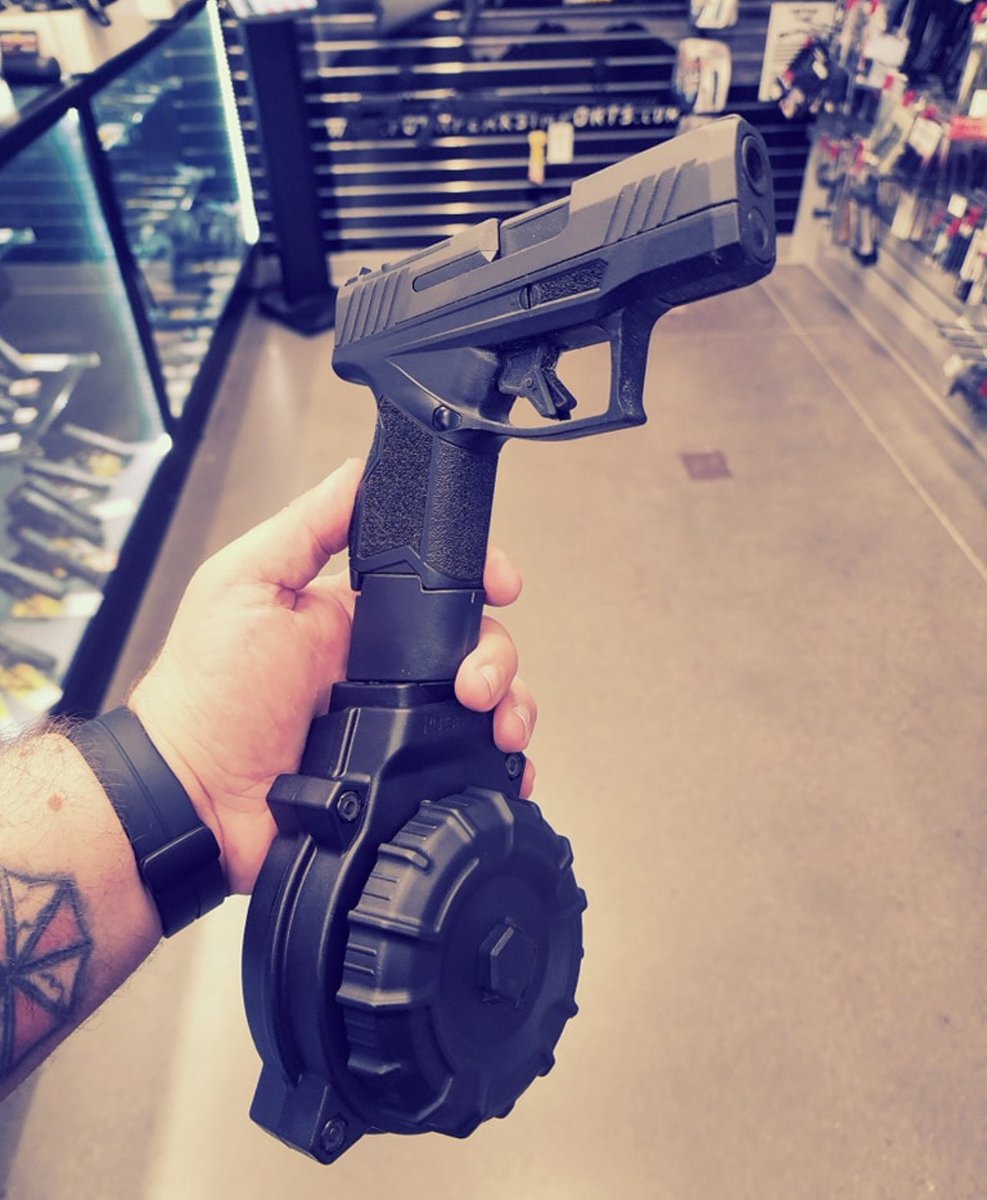 MMPGuns's tweet photo. I'm actually not even mad. #promag makes a dang drum for everything. #livefreenobarriers
#MMPGUNS #AZWS https://t.co/cf1uCVUY1K