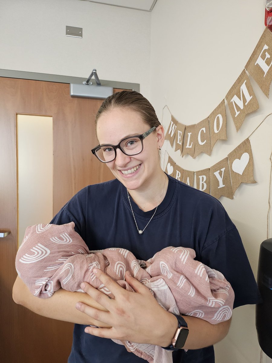 NERVES_Lab's tweet image. Today, we got to meet the adorable Rose 🌹! She nuzzled right up to us as Mom and Research Associate Kylee read us Neural Networks for Babies

#NewLabMember