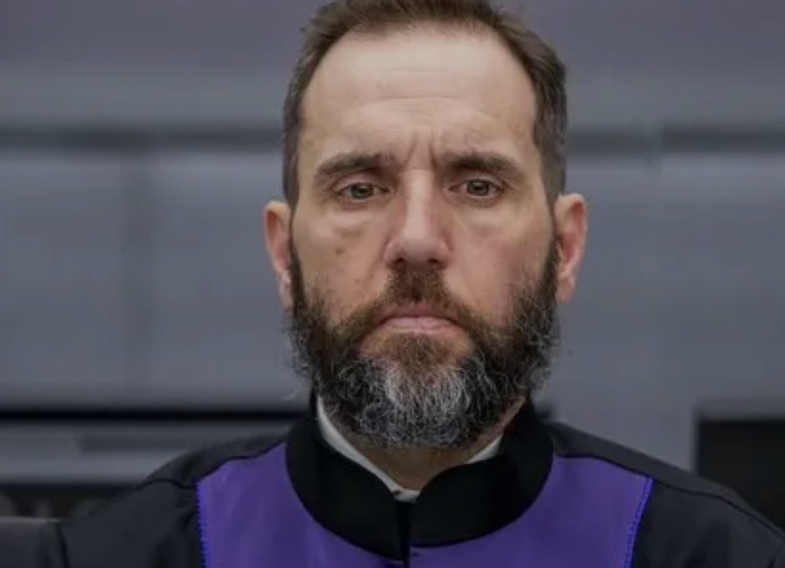 njoyzgrl81's tweet image. Time to replace the #FJB with #FJS

and his Dollar General cosplay uniform