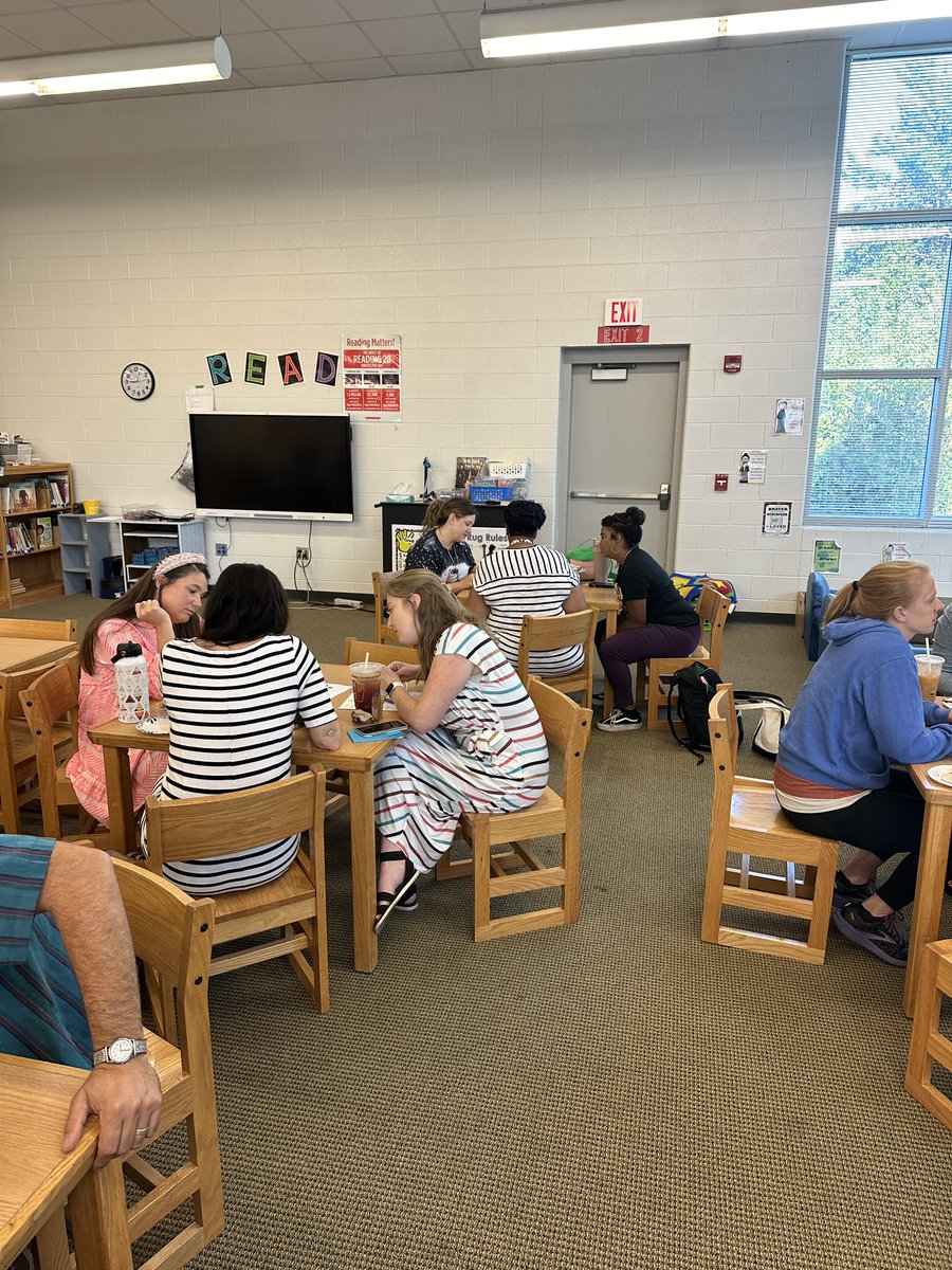 Our first staff meeting was productive and engaging! I’m so blessed to lead these superstars <a href="/SlaughterElem/">Slaughter Elementary</a> ❤️
#WeAreJCPS