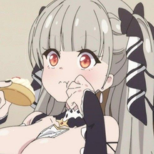 ─Dejenla comer tranquila─