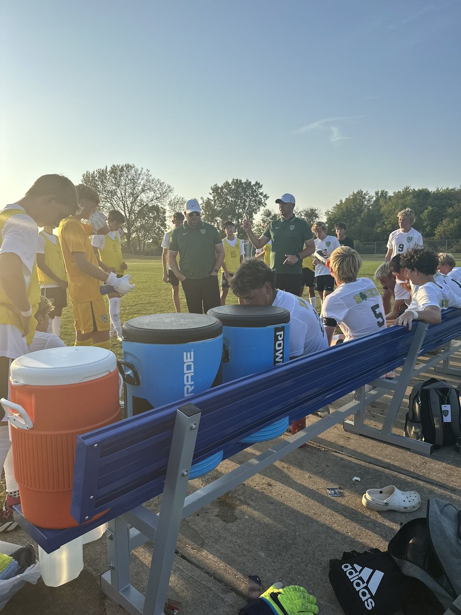 First water break of the game 0-0 💧