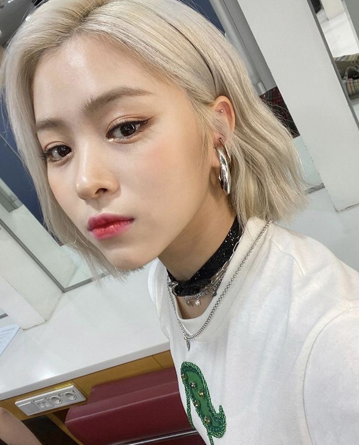 jihyejsj's tweet photo. โ
โ โ โ โ โ โ โฆ ๐ ๏นซjihye
ษดแดแดก ๐ด ๐ฝ๐ผ๐๐ #jsjpics.
dando o ar da graรงa nessa rede social apรณs virar fugitiva. https://t.co/o83xy0QeqH