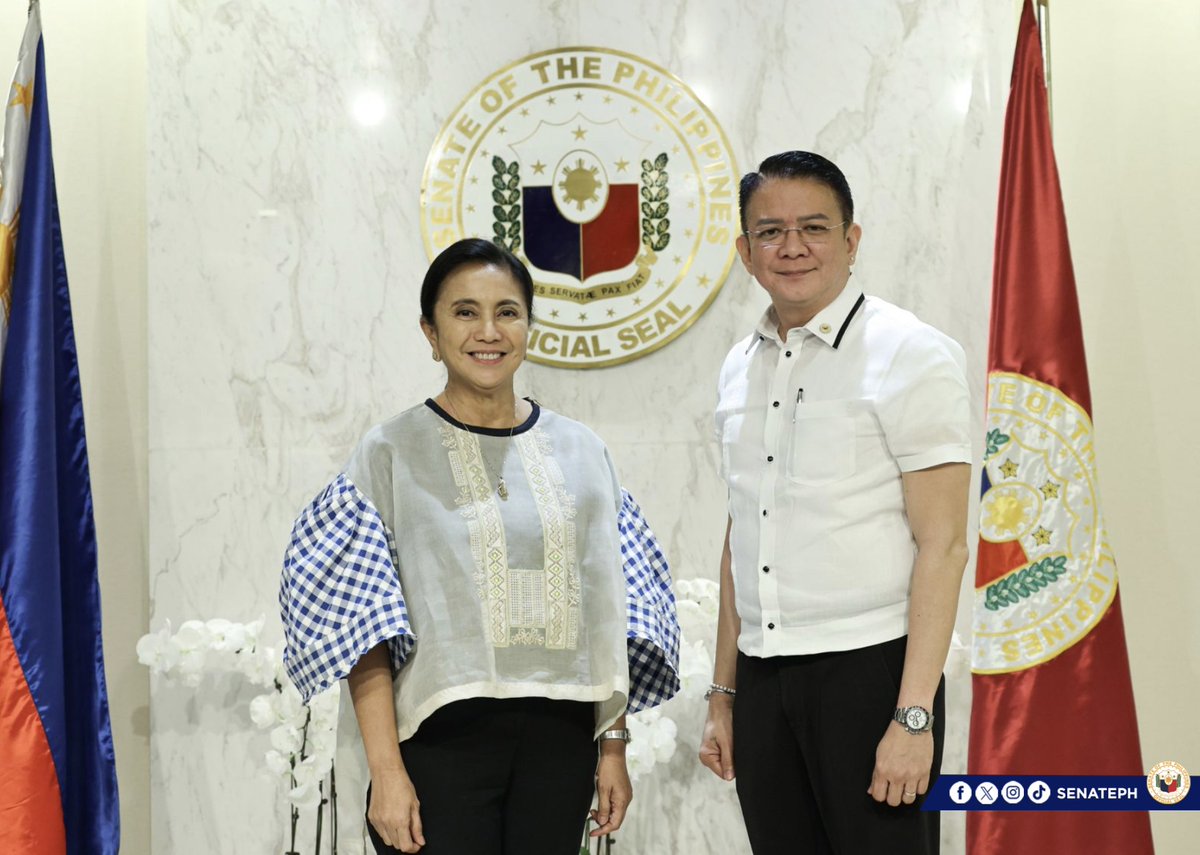 inquirerdotnet's tweet photo. LOOK: Senate President Francis “Chiz” Escudero welcomes former Vice President Leni Robredo in his office as she accompanies Naga City’s Sangguniang Kabataan delegates to the Senate. | 📷: Joseph B. Vidal/OSP via Senate of the Philippines/Facebook

For more stories, visit https://t.co/AuYsgsogFf
