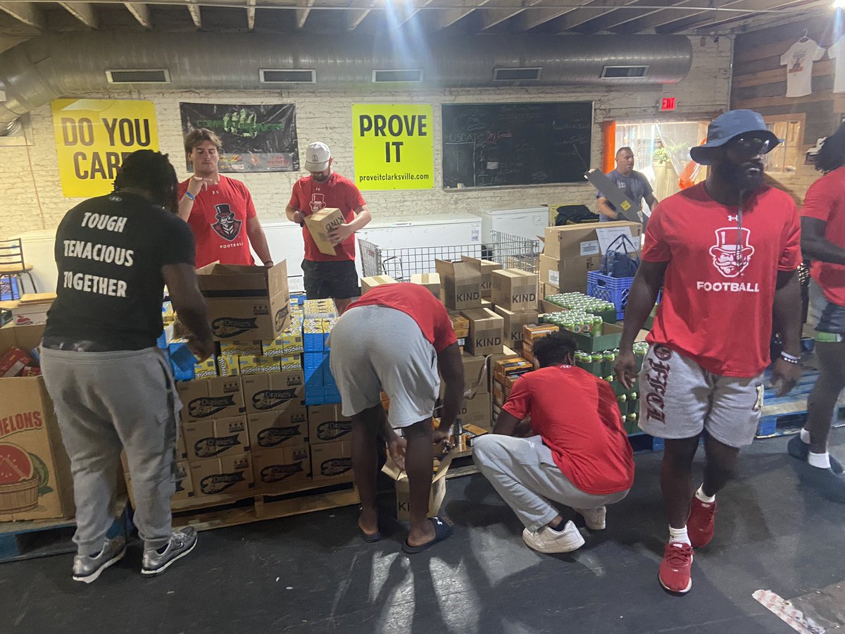 Successful day yesterday with <a href="/GovsFB/">Austin Peay Football</a> serving the Clarksville community at Manna Cafe for the PEAYple in the Community event.