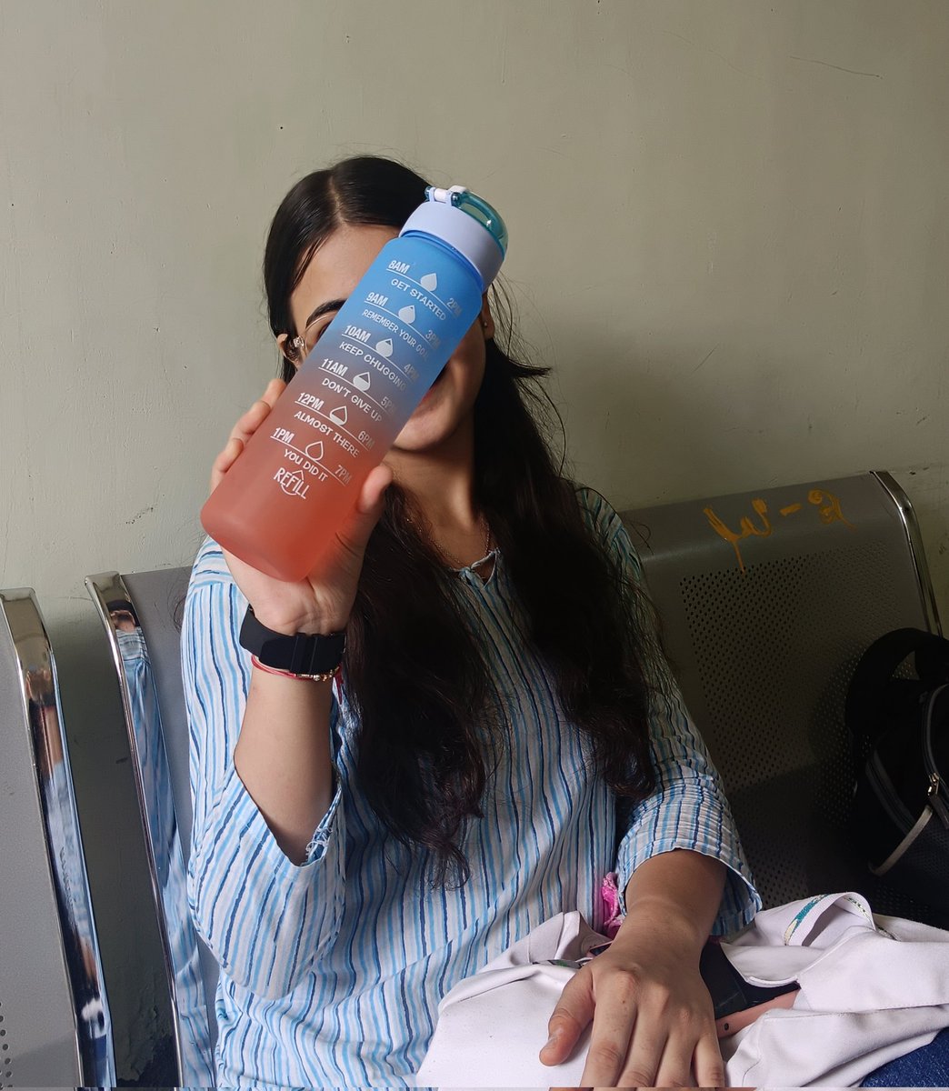 kaswan_pk07's tweet photo. Girls algorithm,
Cute bottle = more water intake https://t.co/k1eR7eHj5V