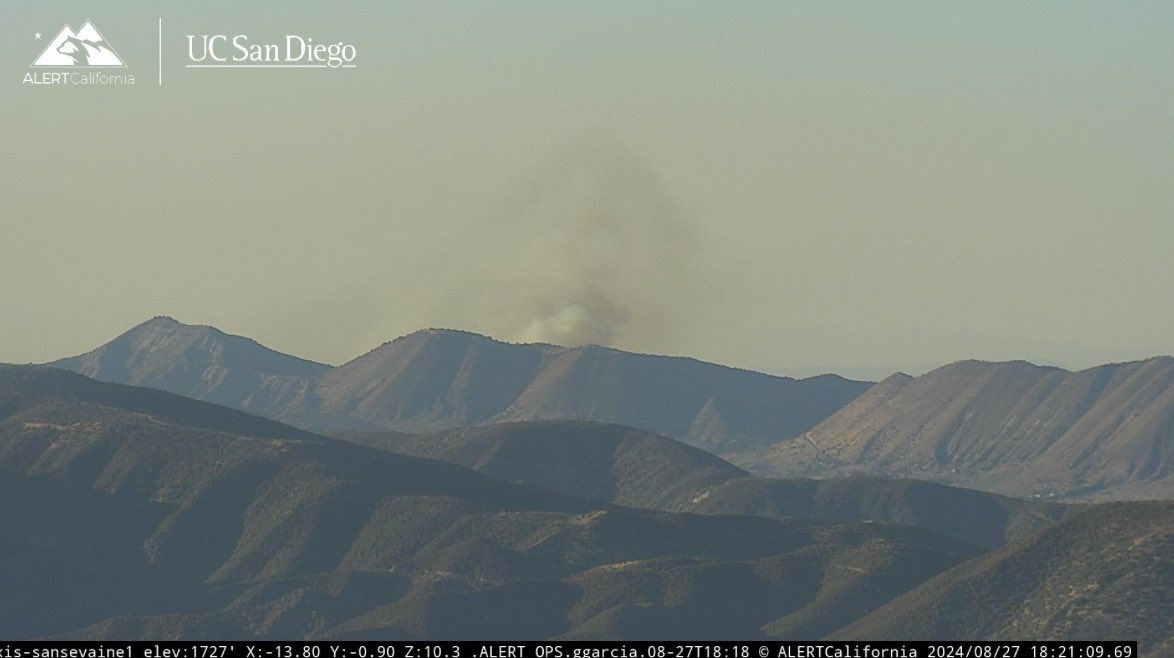 firevalleyphoto's tweet image. New start San Bernardino County in Phelan at Johnson Rd &amp;amp; Snow Line Road. 15 acres and requested additional tankers and helicopters