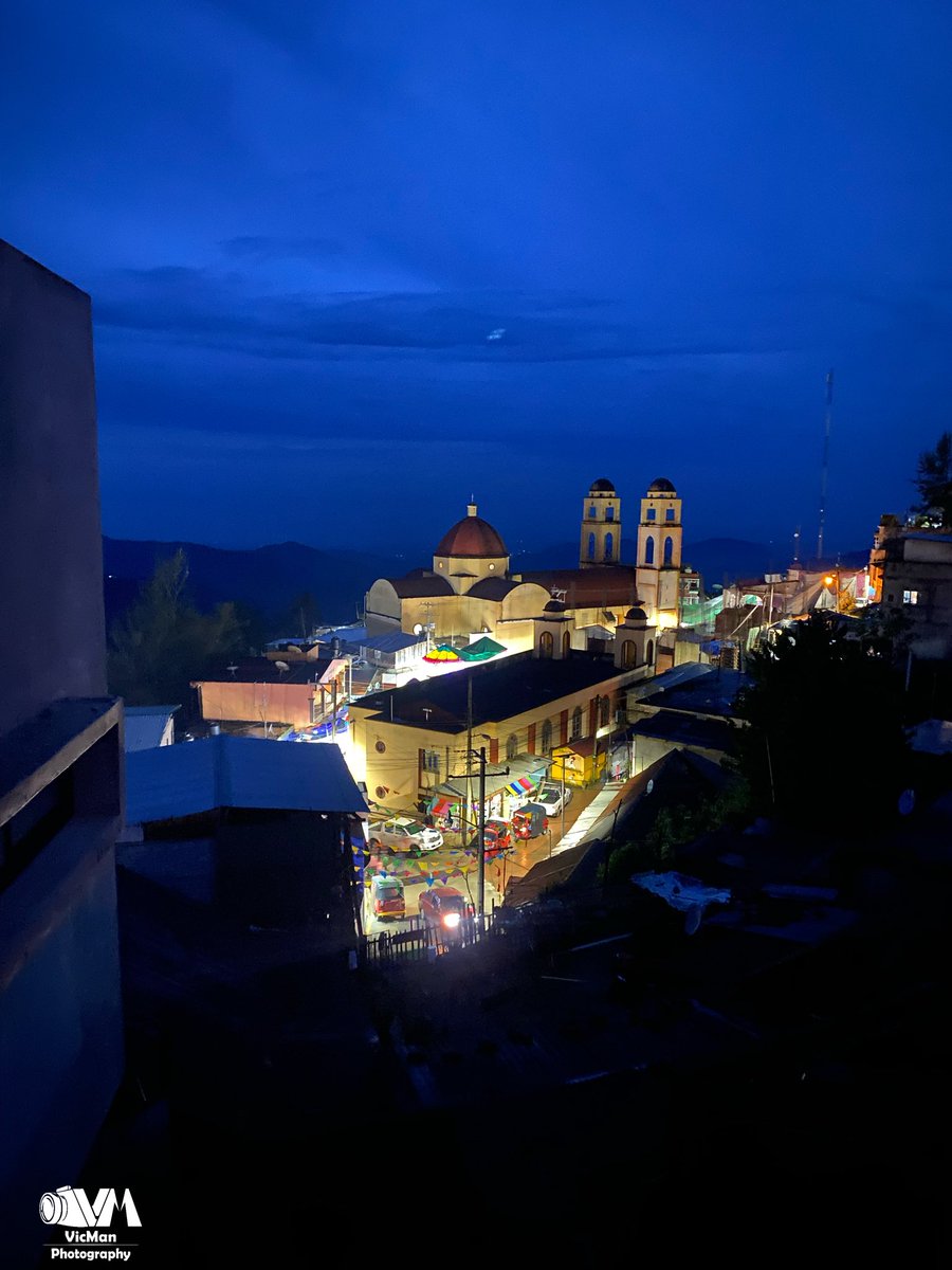 VicManOaxaca's tweet photo. Así luce este 27 de Agosto, San Agustin Loxicha “La Cuna de las Nubes”. Me vine a mi pueblo, a pasar la fiesta patronal, mañana 28 de agosto se celebrará a San Agustin Obispo, Santo Patron.
#Oaxaca #Loxicha 
📷 : #VicMan https://t.co/Su9MFiToqQ