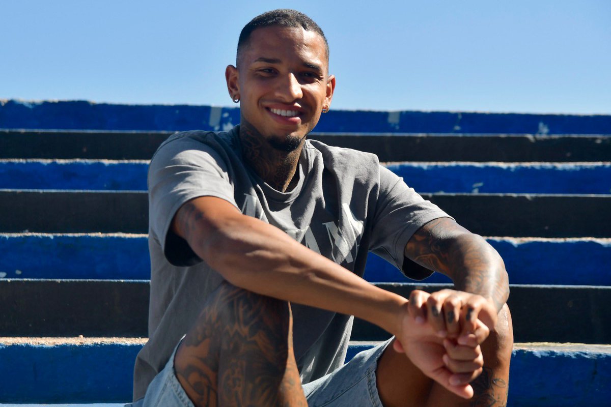 A los 27 años falleció Juan Manuel Izquierdo. El dolor es inmenso. 

Mucha paz y fuerza para su familia y para todas las personas que compartieron algún momento con Juan, para aquellos que conocieron de cerca el tipo de persona humilde y cálida que era 🙏🏻🙏🏻

Es un día muy triste.